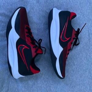 NIKE PRECISION basketball shoes size 10.5